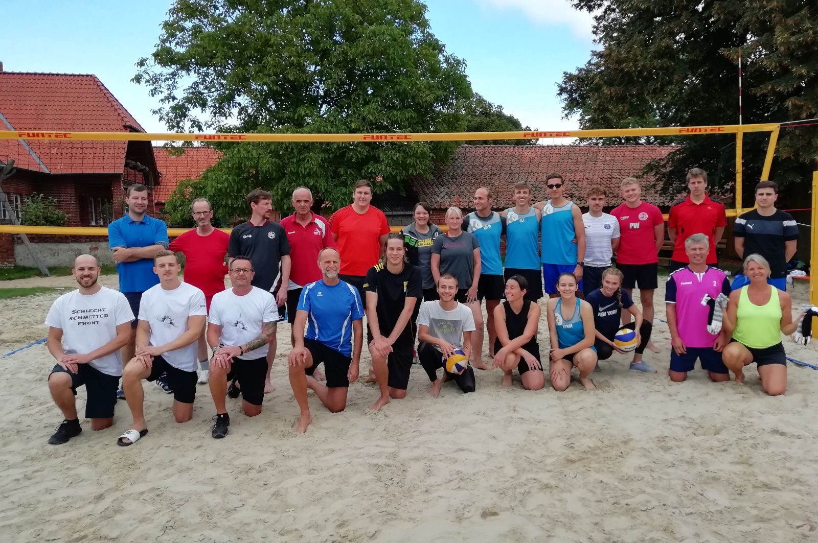 Beach-Volleyball-Gruppe